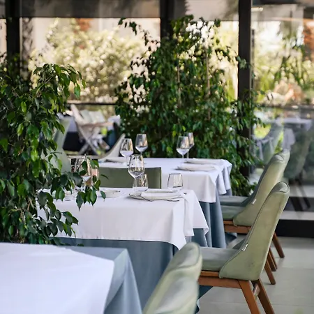 Hotel Brilliant & Golem (Tirana)
