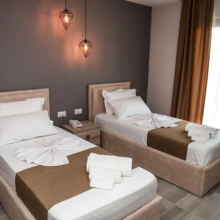 Brilliant & 5* Golem (Tirana)