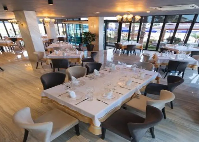 Brilliant & Hotell Golem (Tirana)