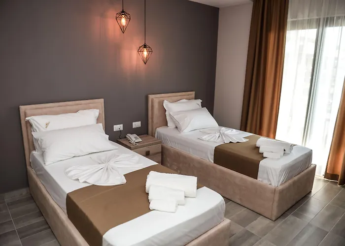 Brilliant & 5* Golem (Tirana)