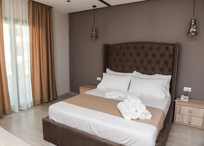 Brilliant & Hotell Golem (Tirana)