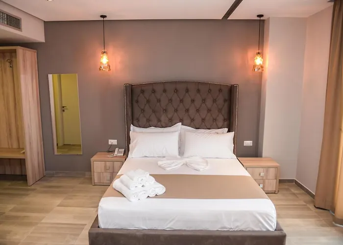 Brilliant & Hotell Golem (Tirana)