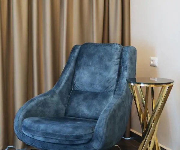 Hotel Brilliant & Golem (Tirana)