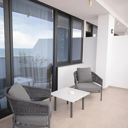 Brilliant & Otel Golem (Tirana)
