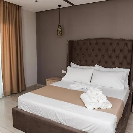 Brilliant & Otel Golem (Tirana)