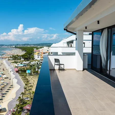 酒店 Brilliant & 5*